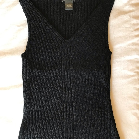 Banana Republic Knit Sleeveless Sweater - Picture 6 of 8